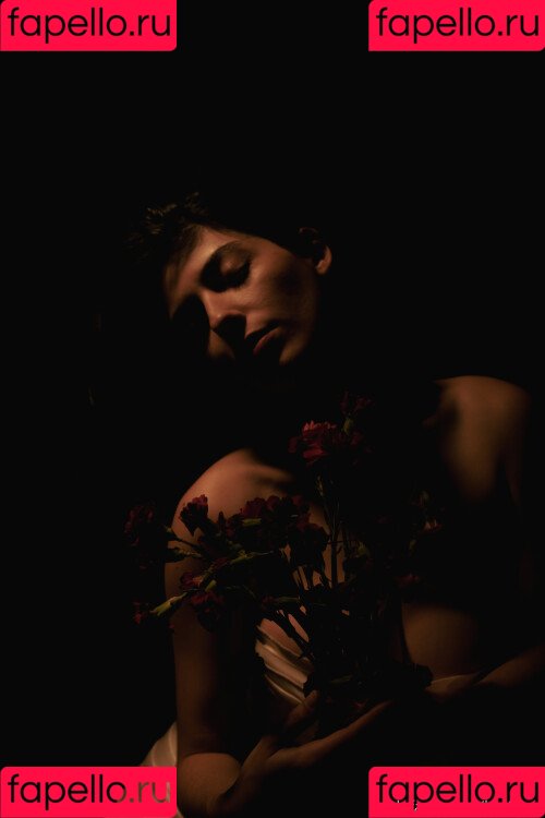 Kat Cabaret Onlyfans Photo Gallery 