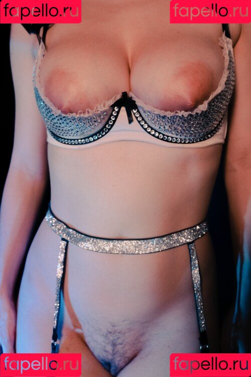 Kat Cabaret Onlyfans Photo Gallery 