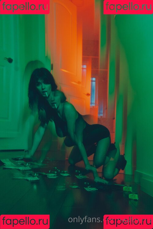 Kat Cabaret Onlyfans Photo Gallery 