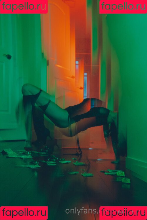 Kat Cabaret Onlyfans Photo Gallery 