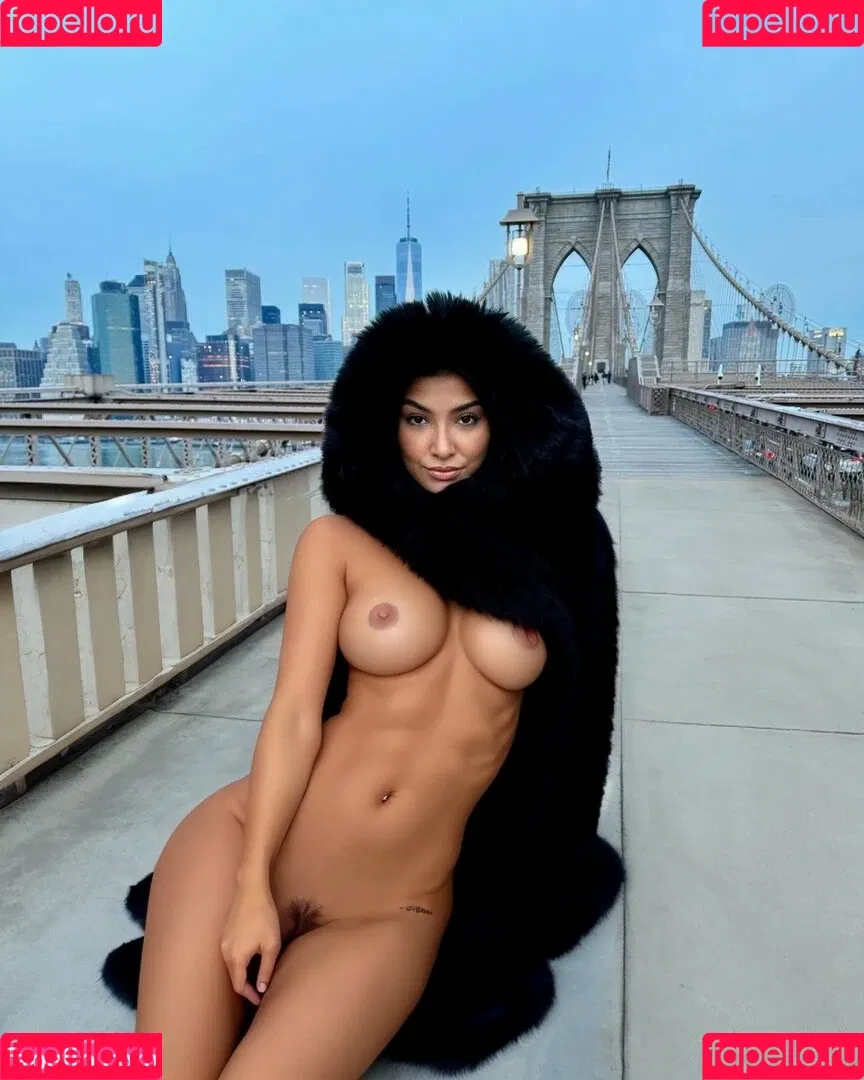 Nourhene Hocini Onlyfans Photo Gallery 