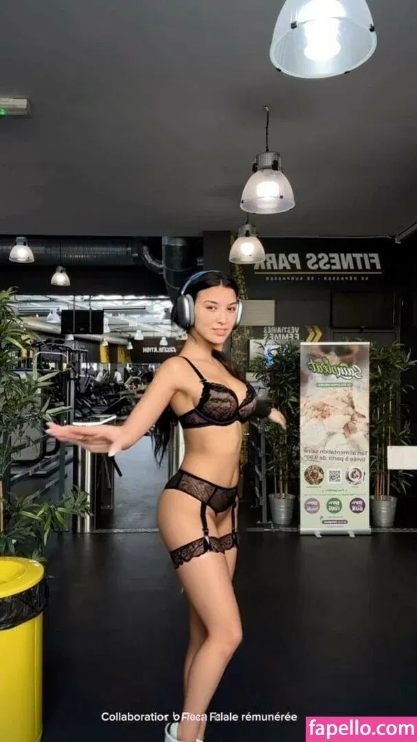 Nourhene Hocini Onlyfans Photo Gallery 