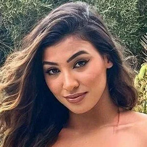 Nourhene Hocini Onlyfans Photo Gallery 