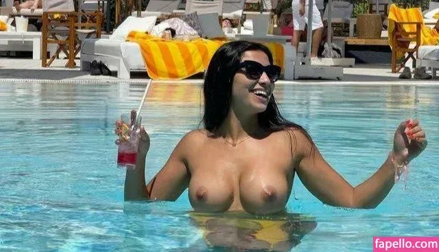 Nourhene Hocini Onlyfans Photo Gallery 