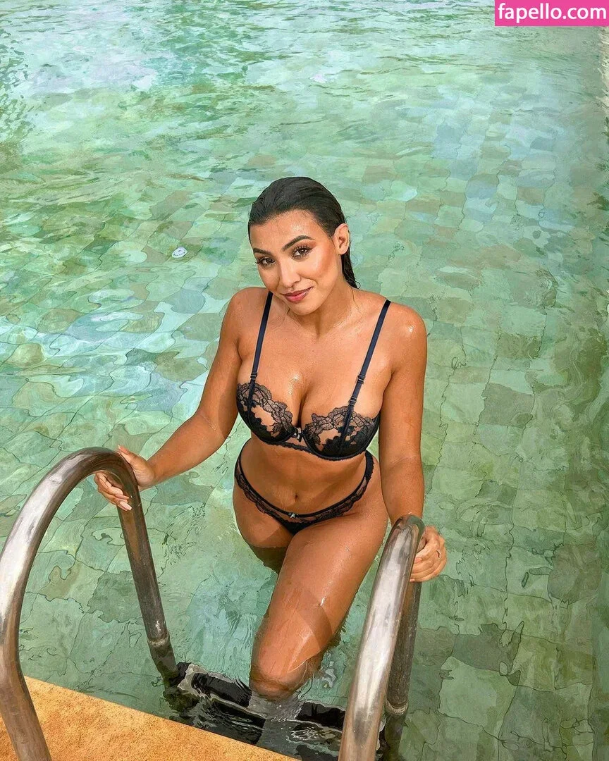 Nourhene Hocini Onlyfans Photo Gallery 