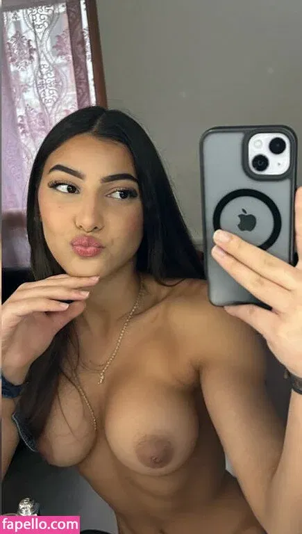 Nourhene Hocini Onlyfans Photo Gallery 