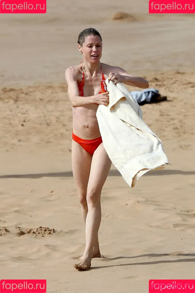 Julie Bowen Onlyfans Photo Gallery 