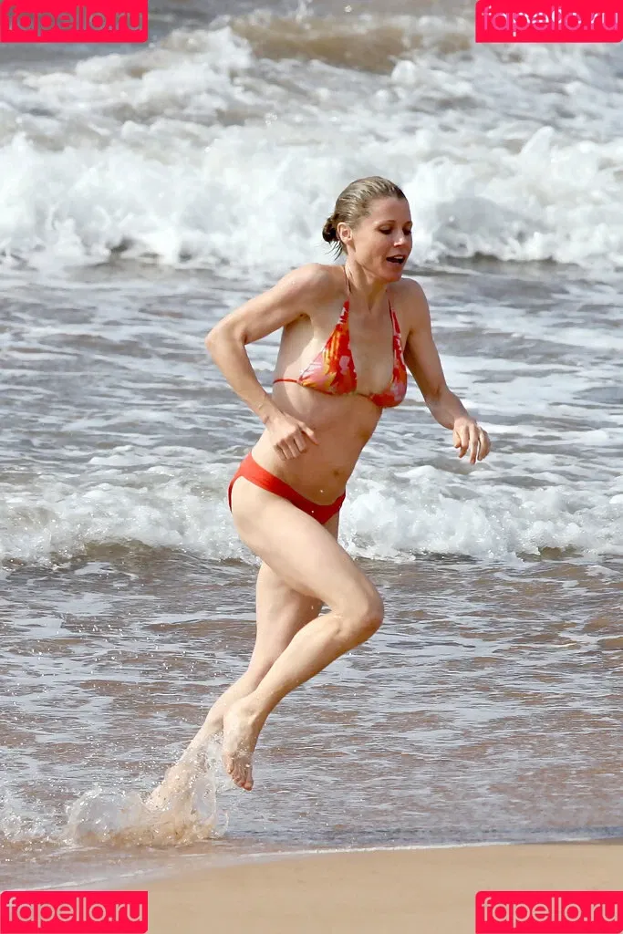 Julie Bowen Onlyfans Photo Gallery 