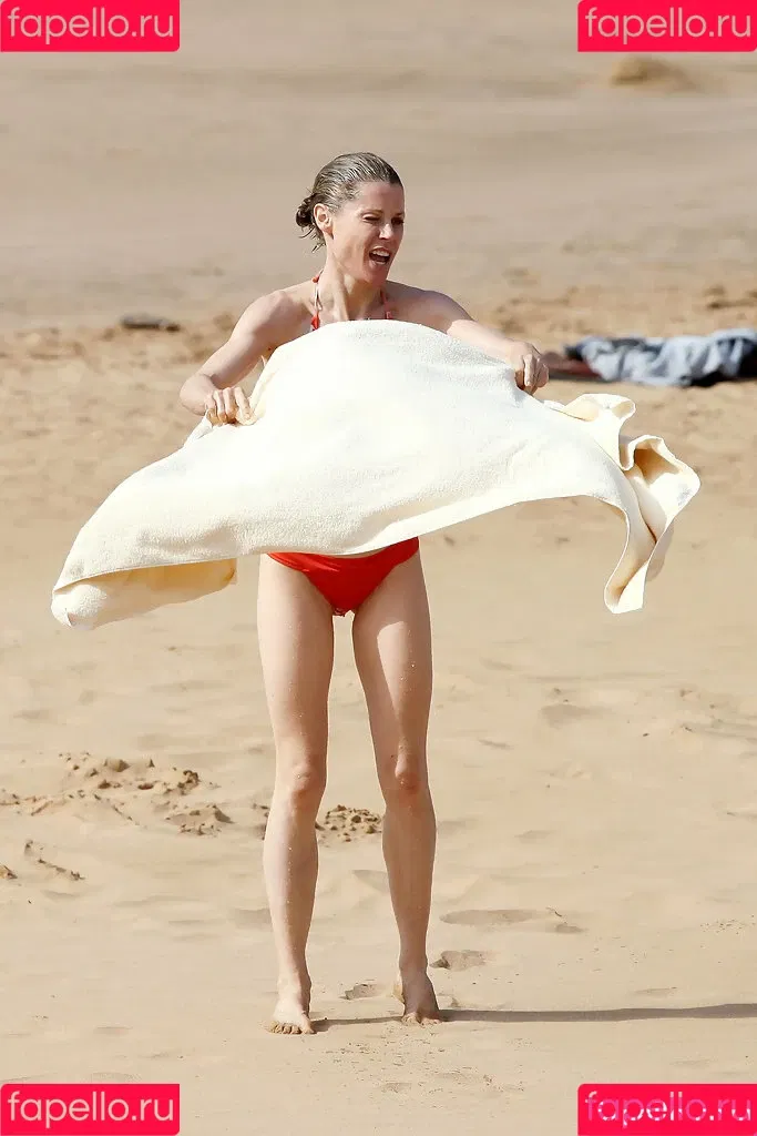 Julie Bowen Onlyfans Photo Gallery 