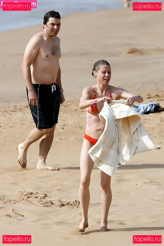 Julie Bowen Onlyfans Photo Gallery 