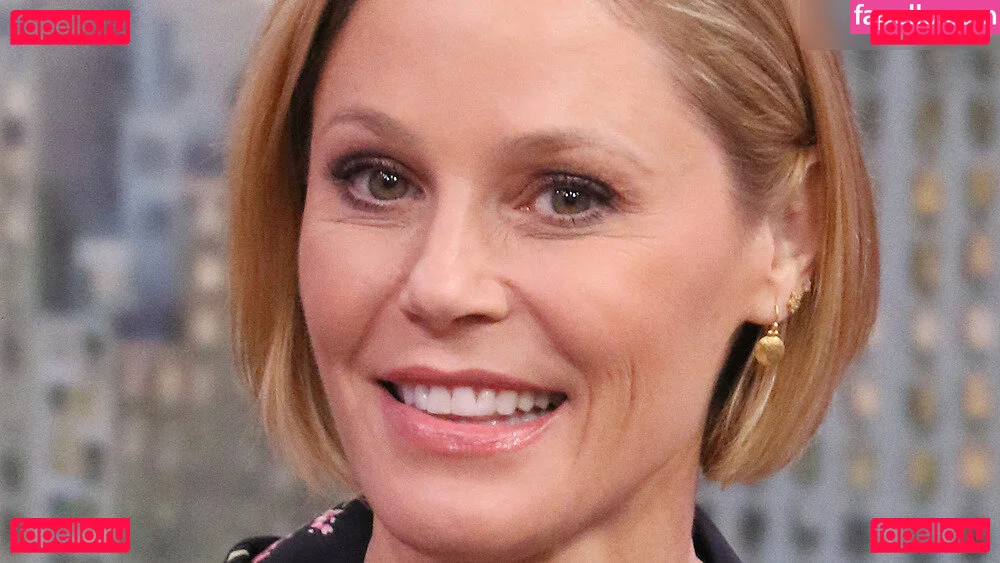 Julie Bowen Onlyfans Photo Gallery 