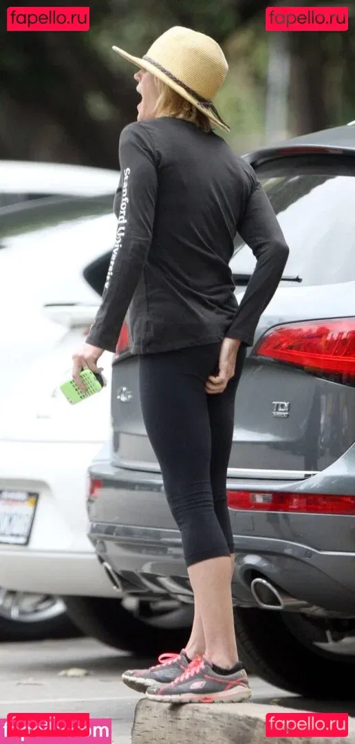 Julie Bowen Onlyfans Photo Gallery 