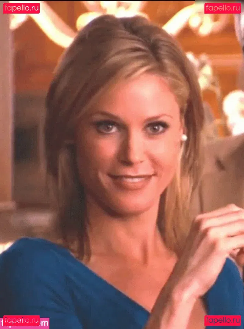 Julie Bowen Onlyfans Photo Gallery 