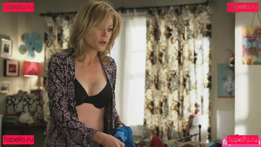 Julie Bowen Onlyfans Photo Gallery 