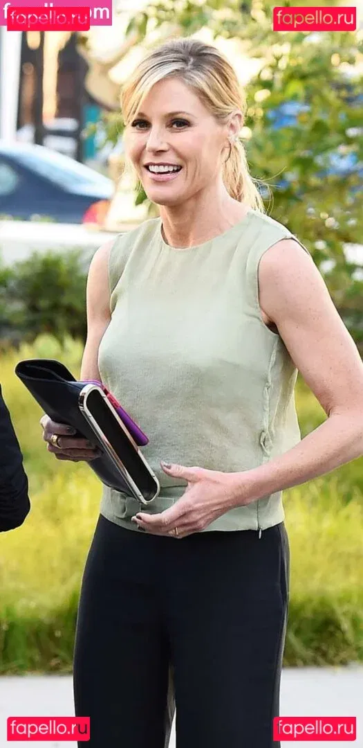 Julie Bowen Onlyfans Photo Gallery 