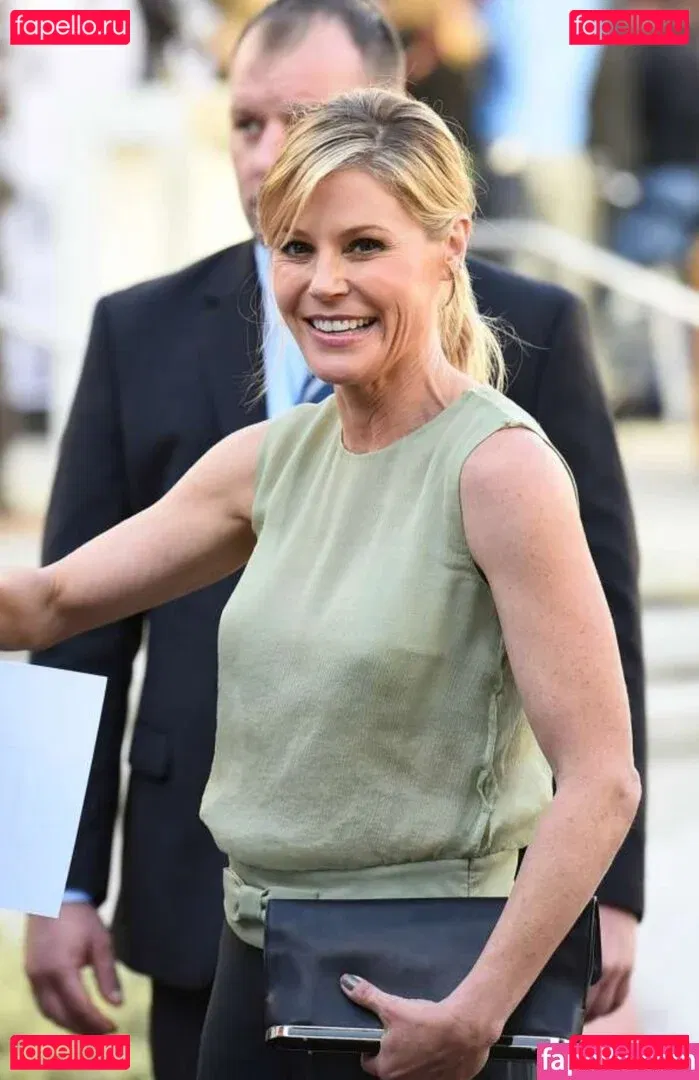 Julie Bowen Onlyfans Photo Gallery 