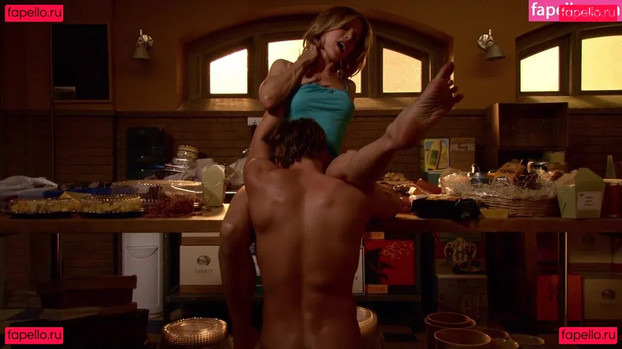 Julie Bowen Onlyfans Photo Gallery 