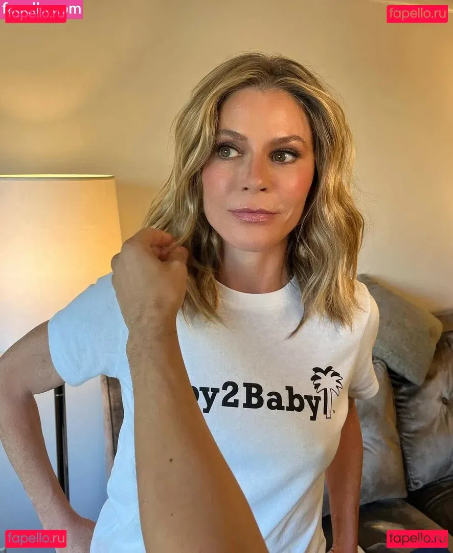 Julie Bowen Onlyfans Photo Gallery 