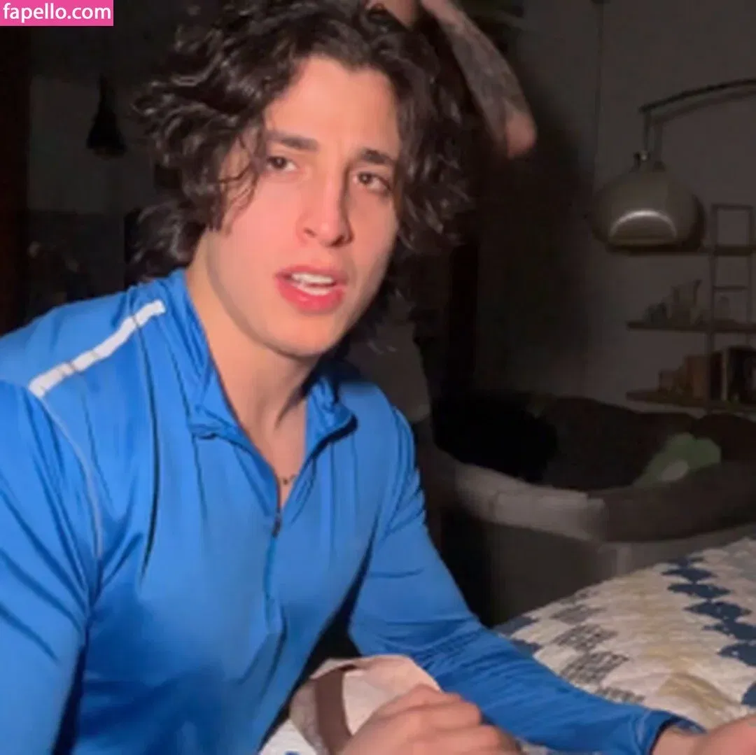 gattouz0 Onlyfans Photo Gallery 