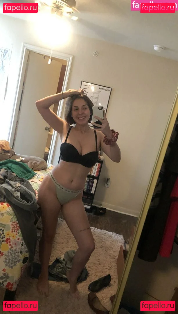 mxssmiaa Onlyfans Photo Gallery 