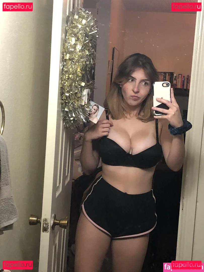 mxssmiaa Onlyfans Photo Gallery 