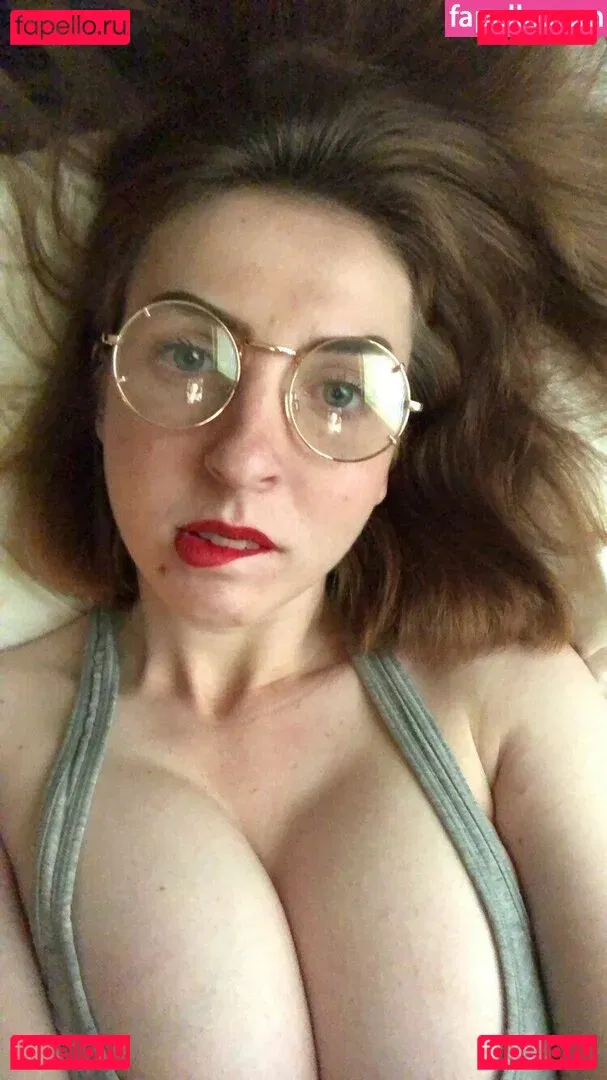 mxssmiaa Onlyfans Photo Gallery 