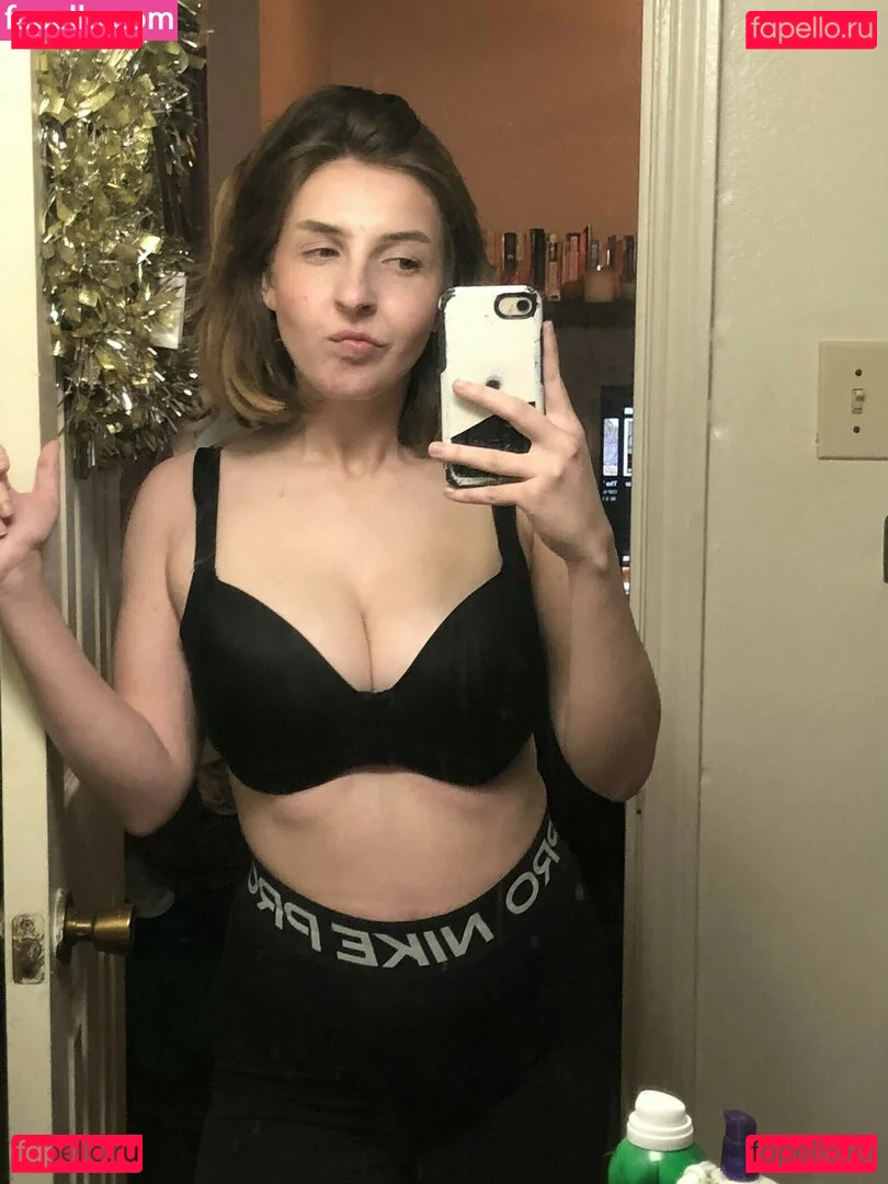 mxssmiaa Onlyfans Photo Gallery 