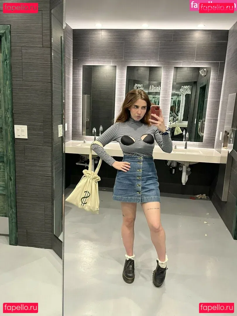 mxssmiaa Onlyfans Photo Gallery 