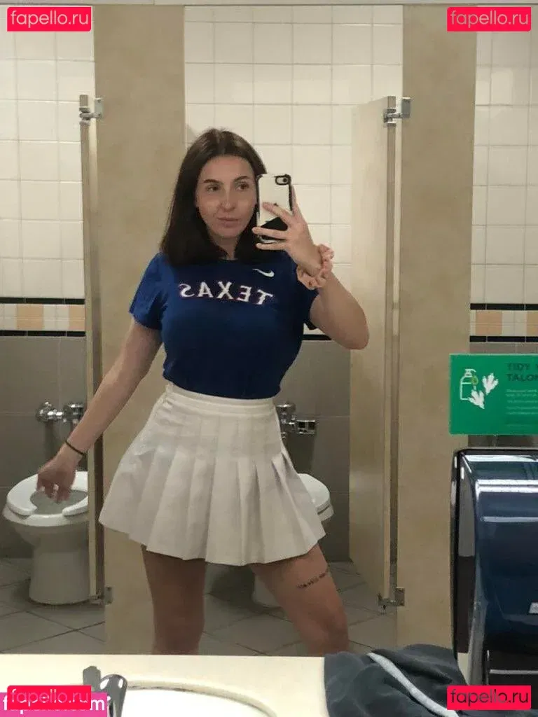 mxssmiaa Onlyfans Photo Gallery 