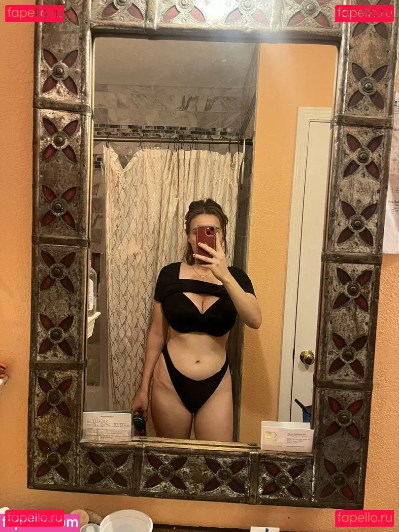 mxssmiaa Onlyfans Photo Gallery 