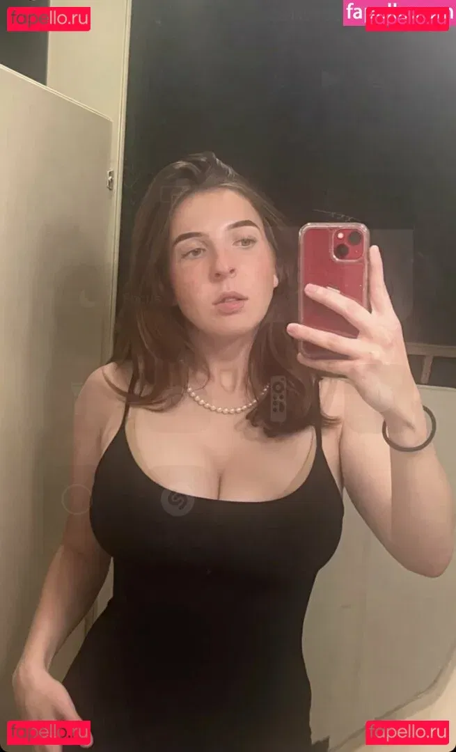 mxssmiaa Onlyfans Photo Gallery 