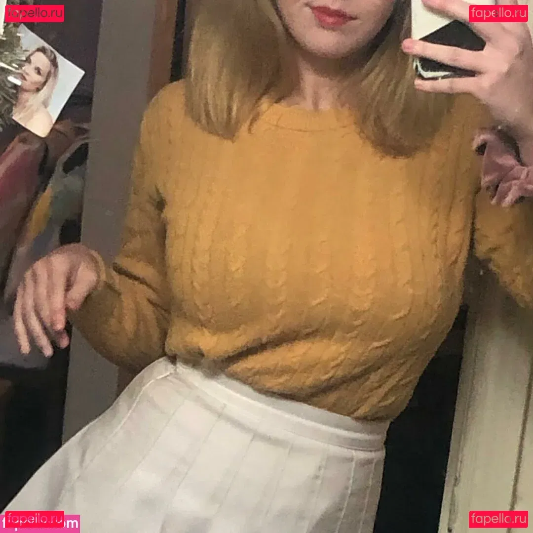 mxssmiaa Onlyfans Photo Gallery 