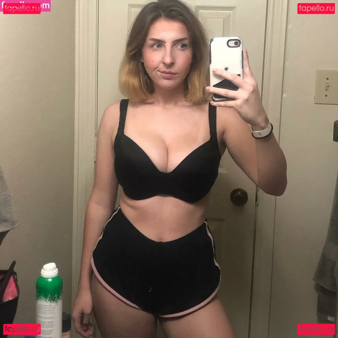 mxssmiaa Onlyfans Photo Gallery 