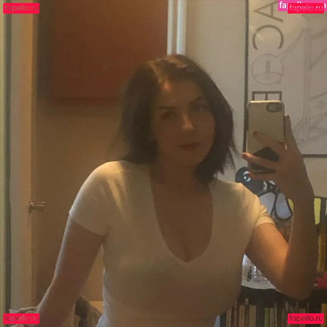 mxssmiaa Onlyfans Photo Gallery 