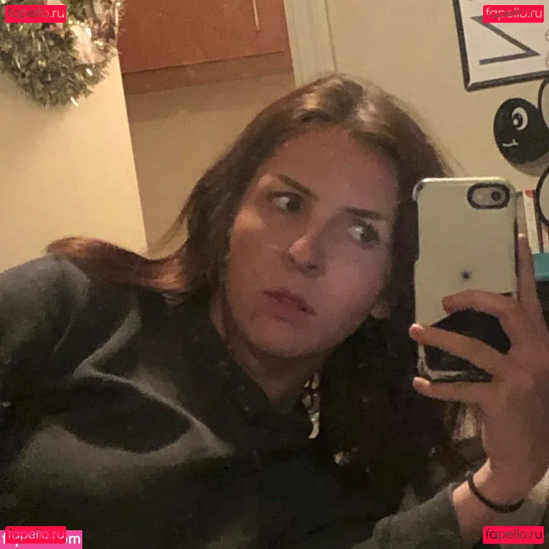 mxssmiaa Onlyfans Photo Gallery 