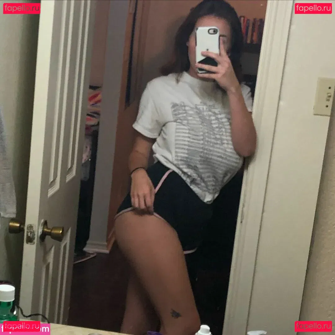 mxssmiaa Onlyfans Photo Gallery 