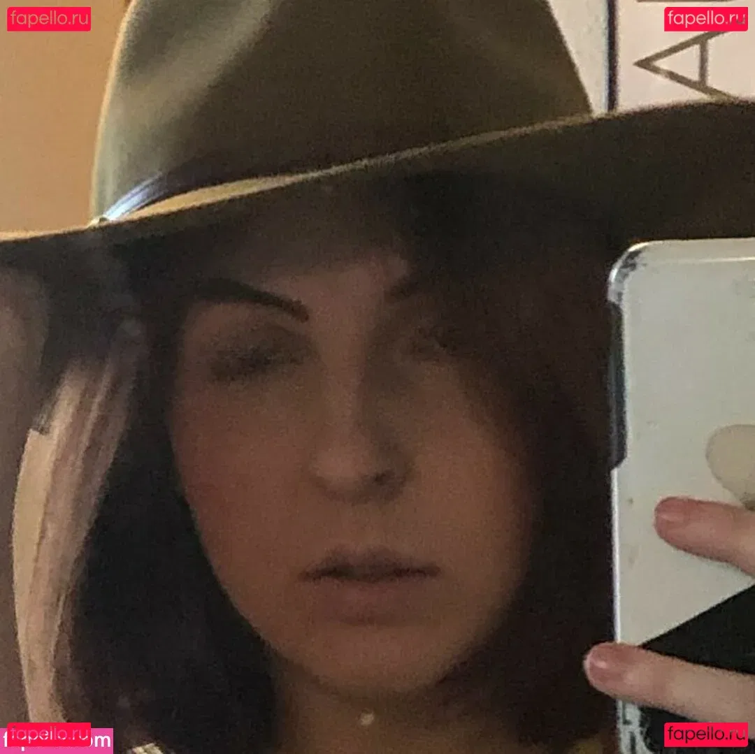 mxssmiaa Onlyfans Photo Gallery 