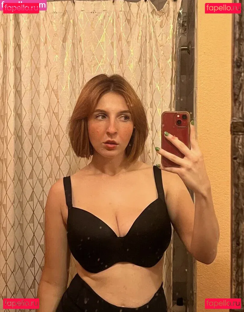 mxssmiaa Onlyfans Photo Gallery 