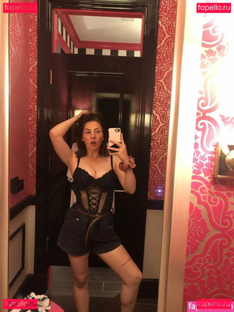 mxssmiaa Onlyfans Photo Gallery 