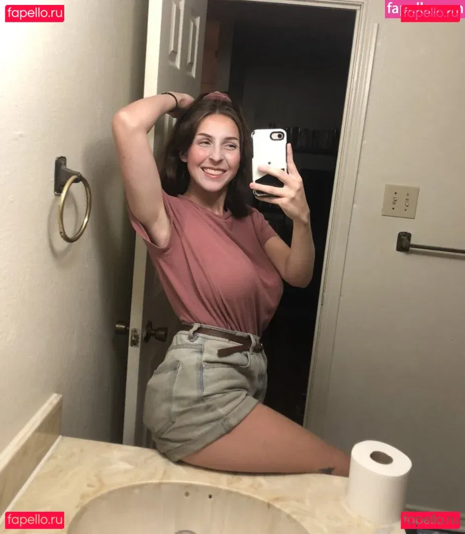 mxssmiaa Onlyfans Photo Gallery 