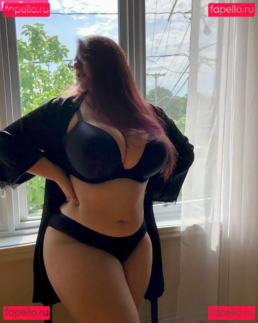 anouk_busty Onlyfans Photo Gallery 