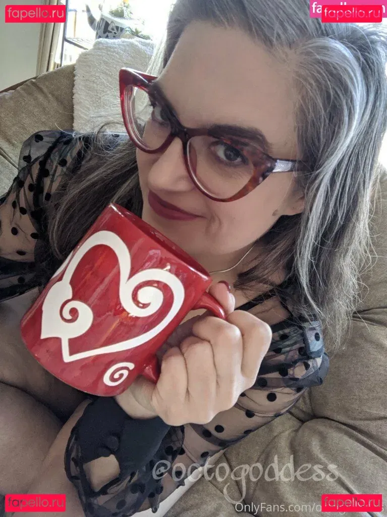 octogoddess Onlyfans Photo Gallery 
