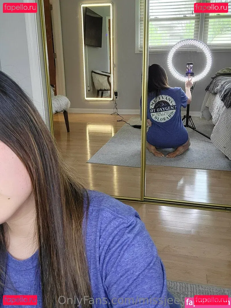 missjeeyungfree Onlyfans Photo Gallery 