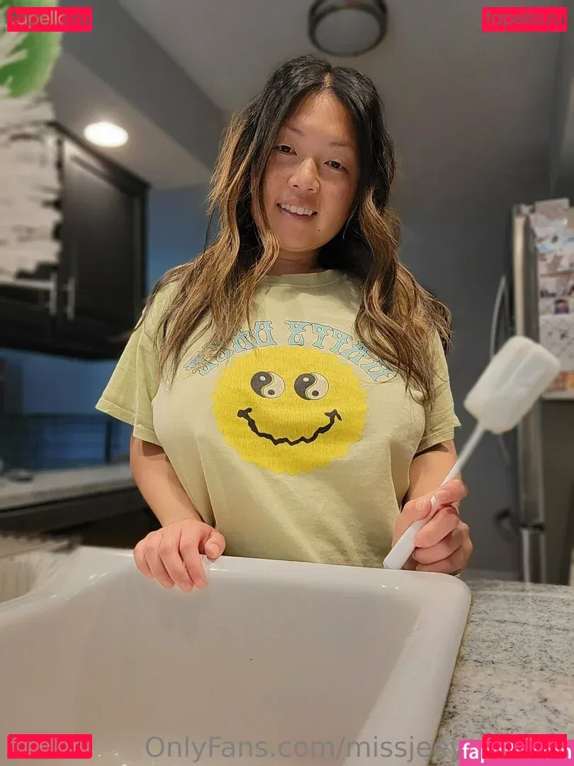 missjeeyungfree Onlyfans Photo Gallery 