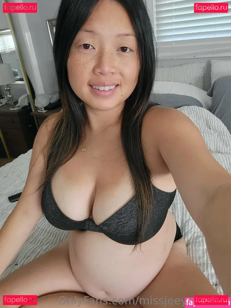 missjeeyungfree Onlyfans Photo Gallery 