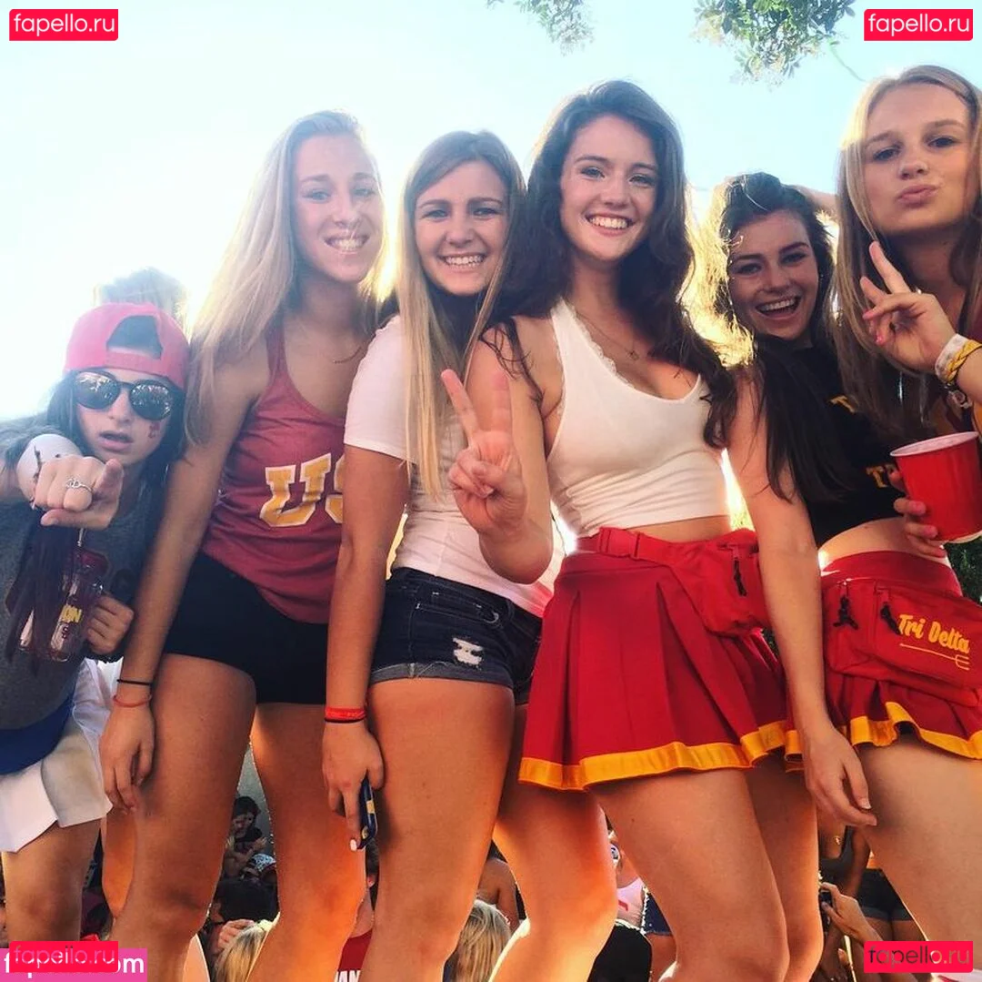 Leighton Wilson Onlyfans Photo Gallery 