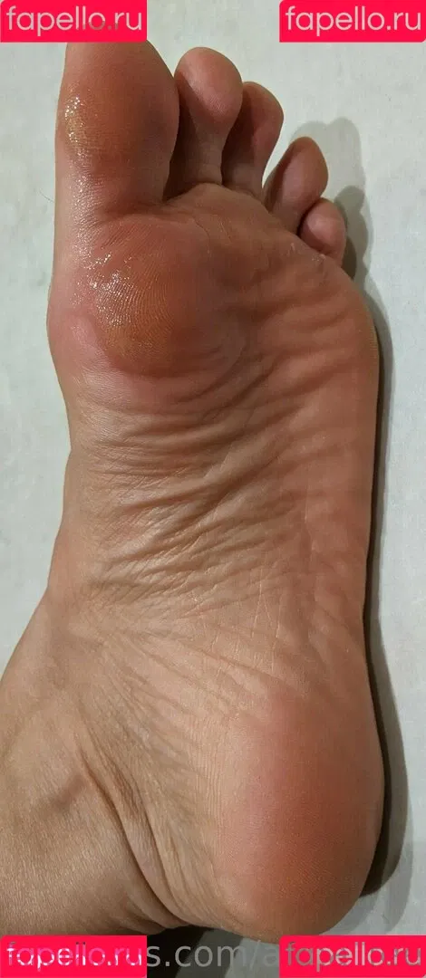anna_feet_crush_vore Onlyfans Photo Gallery 