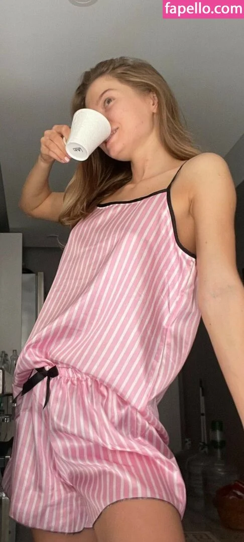 Lizi Asmr Onlyfans Photo Gallery 