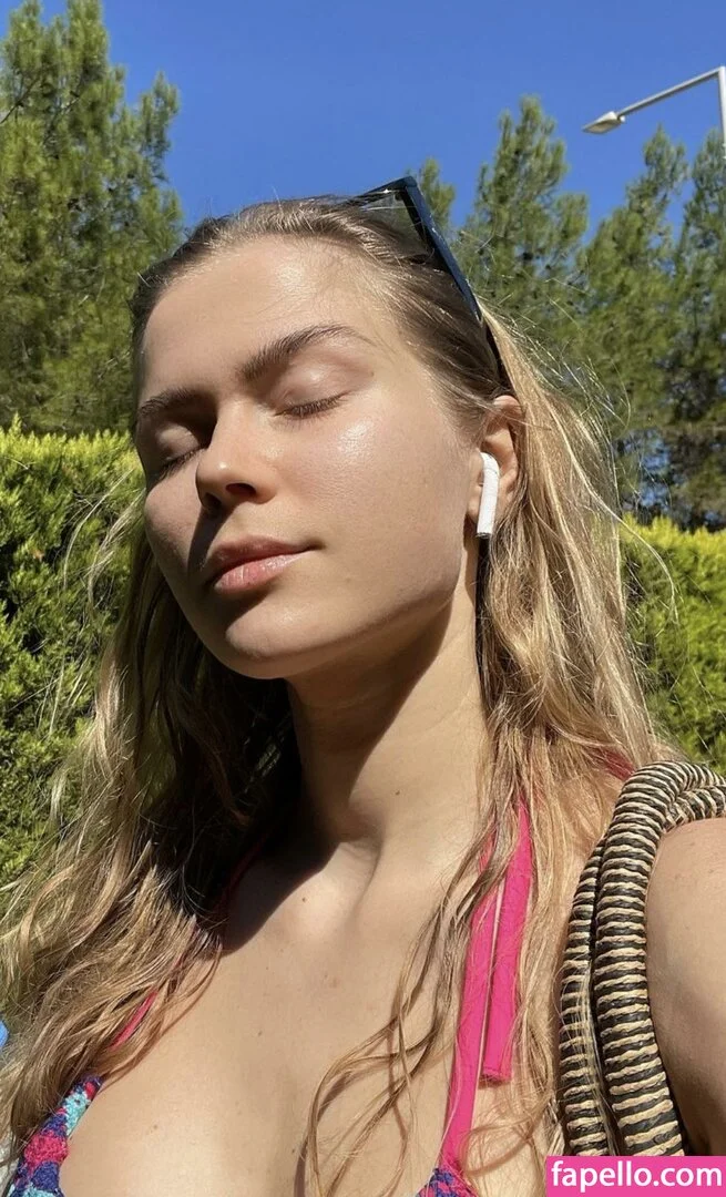 Lizi Asmr Onlyfans Photo Gallery 