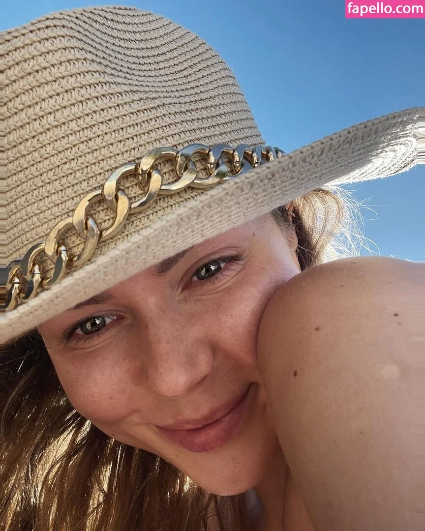 Lizi Asmr Onlyfans Photo Gallery 